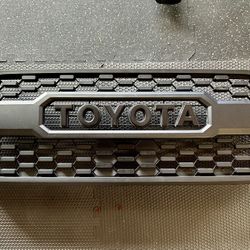 Toyota Tacoma Blackout Pro Grille