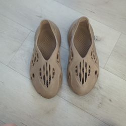 Adidas YZY Foam Runner