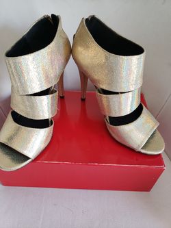 Gold Michelle Antonio Shoes Size 9