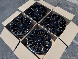 (4) 18” Fuel Assault Wheels - D576