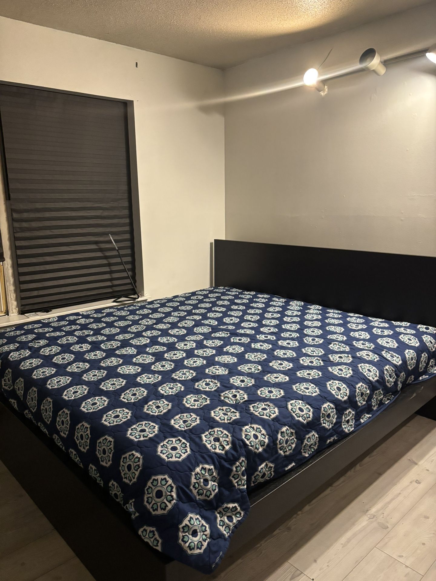 King Size Bed with Mattress – Ready to Use!