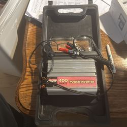 400 watt power inverter. 12vdc to 110vac
