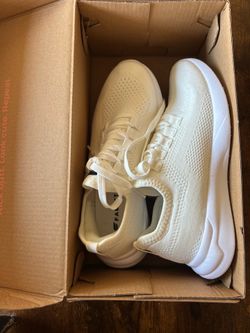 Fabletics white shoes women’s size 6