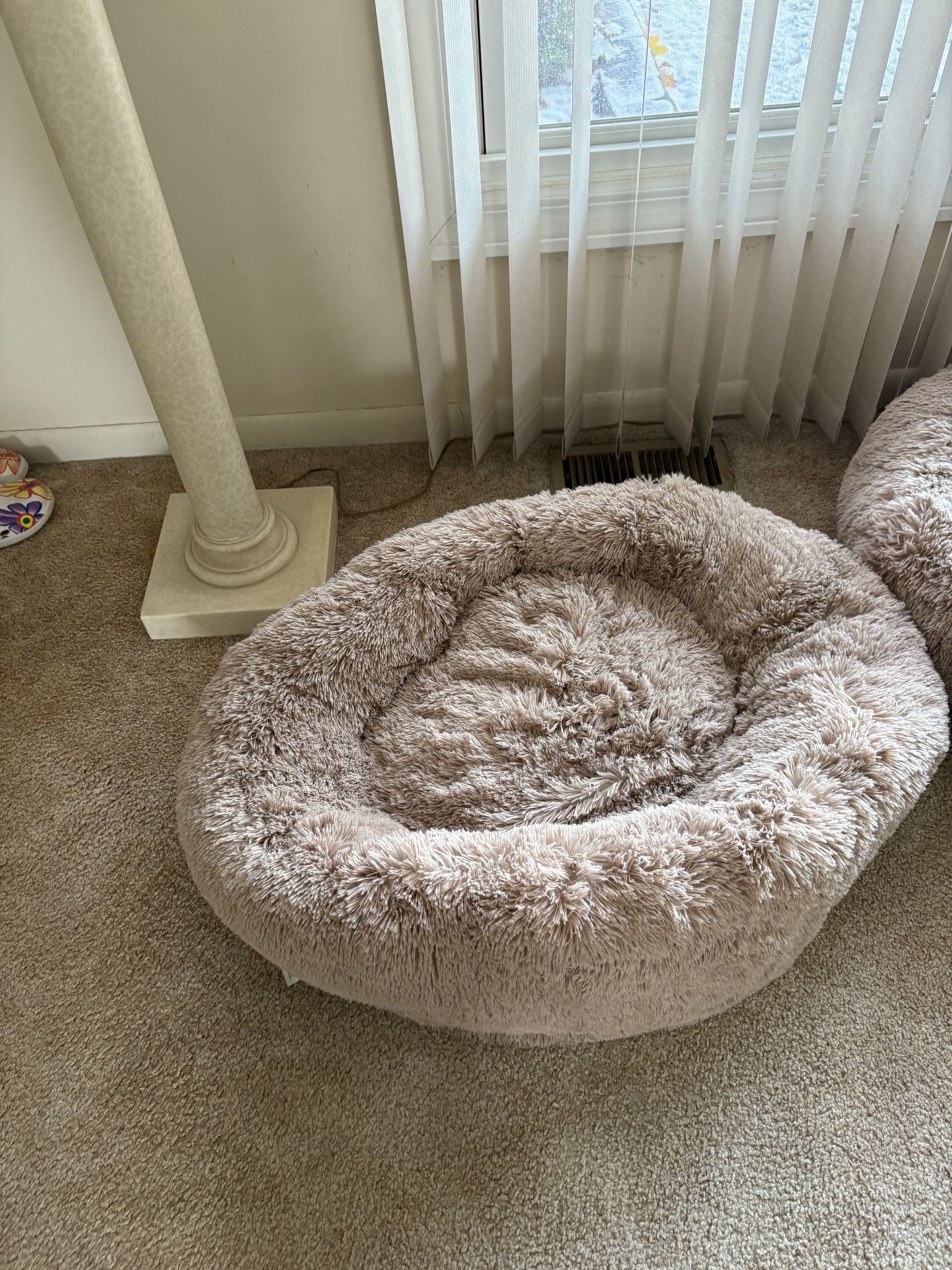 New CALMING DONUT PLUSH Fur Dog Bed FAUX FUR