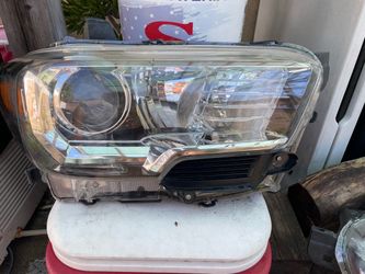 3rd gen Tacoma headlights oem