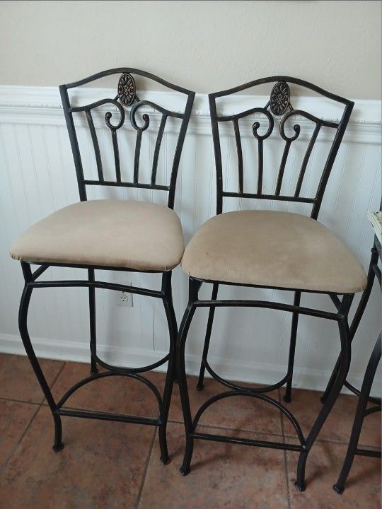 Set Of 2  Bar Chairs 