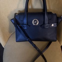 Michael Kors Medium Purse like New