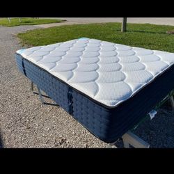 The DreamCloud, King, Like New, Perfect Condition