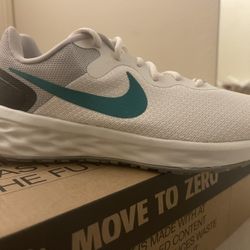 NIKE REVOLUTION WOMEN