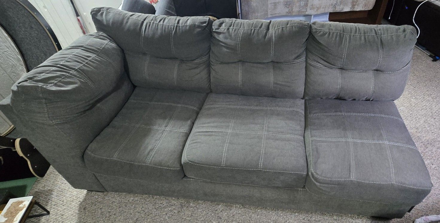 3 Seater Corner Couch W/ 2 Extra Cushions