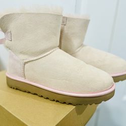 Women’s Ugg Boots Size 6