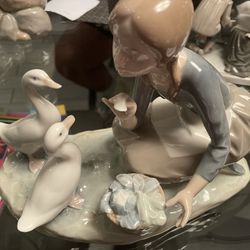 LLADRO feeding The Ducks #4849
