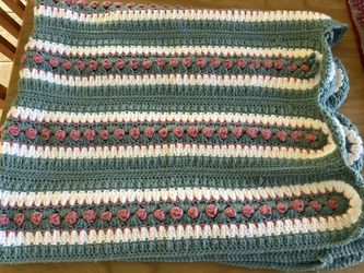 New Hand Crochet Baby Blanket/Throw