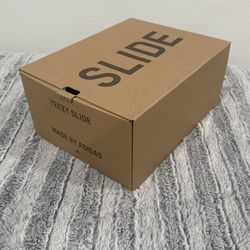 EMPTY Yeezy Slide Shoe box