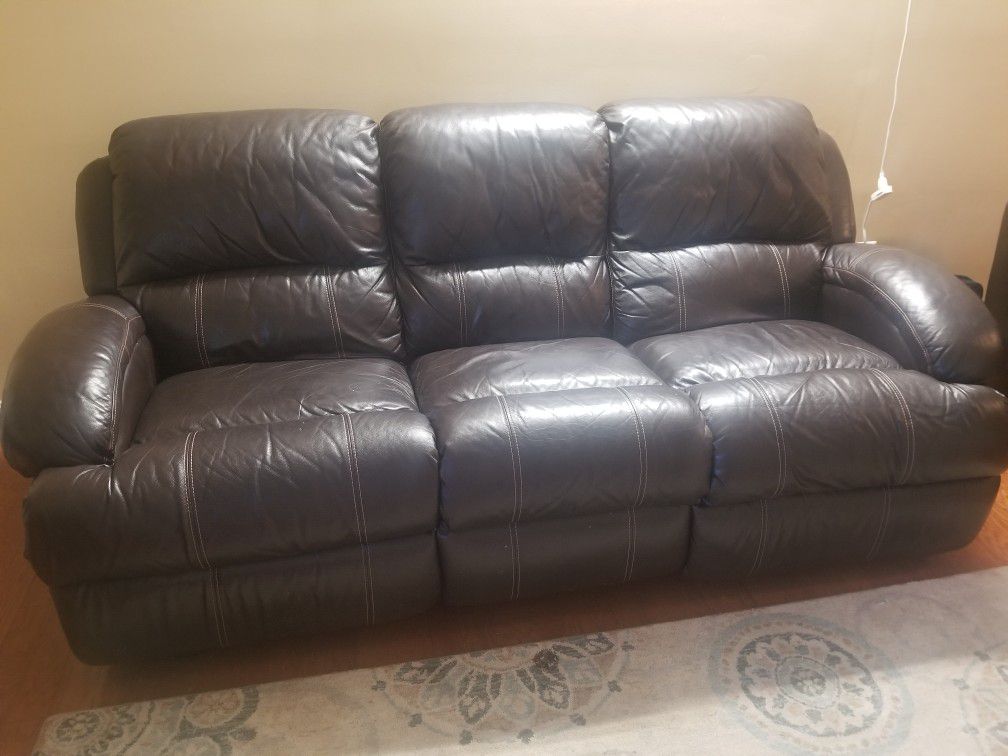 Recliner couch- pure leather