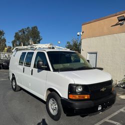 Chevy Express 2011 V8 6.0