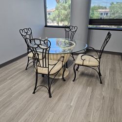 Breakfast Table And Chairs