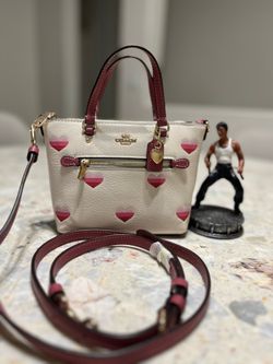 Coach Mini Gallery Crossbody Withi Stripe Heart Print NWT