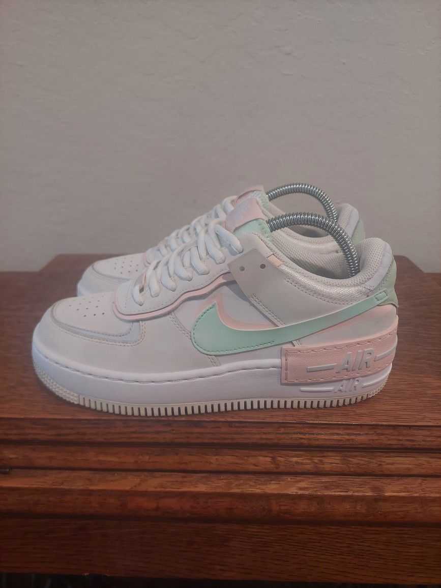 Nike Air Force 1 Shadow White/Atmosphere/Mint Fashion Sneakers
Women's Size 8