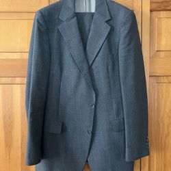 Worsted Tex Two Piece Gray Suit 