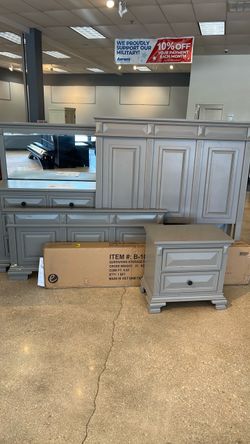 Queen size bed frame