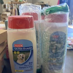 Hartz UltraGuard Rid Flea & Tick Oatmeal Dog Shampoo, 18 oz Bottle