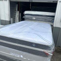 Queen Size Mattress And Box Spring 