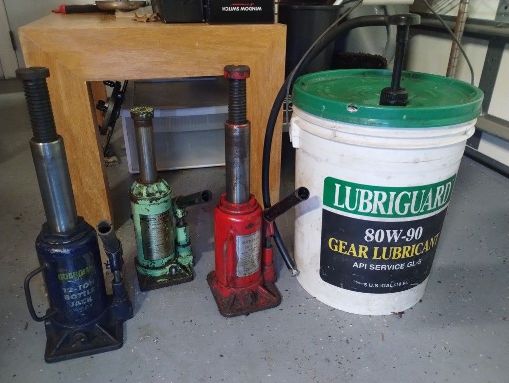 (2) 12 Ton & (1) 5 Ton Bottle