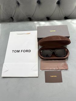 beautiful brand new tom ford men's sunglasses. (MUST SELL TODAY)
