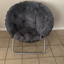 Saucer chair