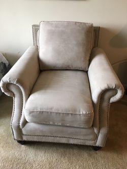 Like New Love Seat