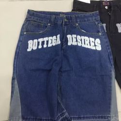 Get that iconic streetwear edge. Our vintage-inspired, high-waist denim shorts boast head-turning distressed details and cool letter decoration. The u