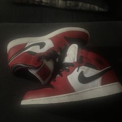 Jordan 1 Mid Size 5.5y