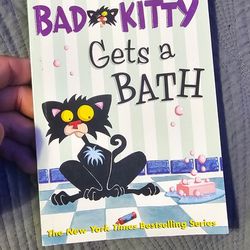 BAD kltty.gets a bath
