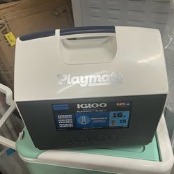 BRAND NEW - 16qt/30 Can - Igloo Playmate Elite MaxCold Cooler - Carbonite