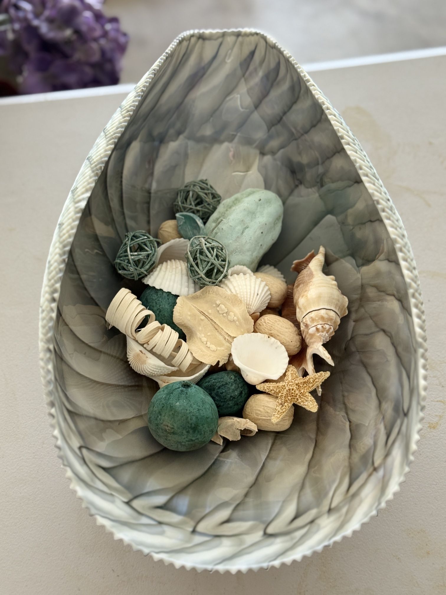 $225 β Black, Ivory & Silver Murano Glass Folded Bowl π