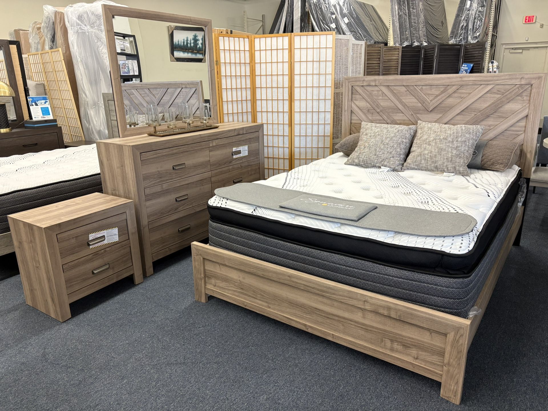 Brown Queen 4pc Bedroom Set