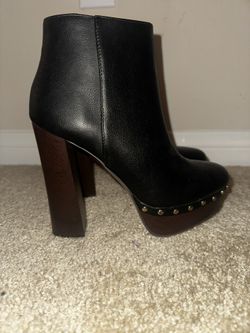 Black boots Size 7