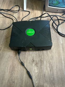 Original Working Microsoft XBOX Video Game Console w/ Controller, Cables