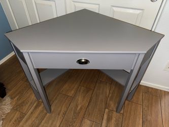 Corner desk