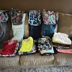 Women’s  XL T Scrubs  No Stains, Tears   12 Sets Plus Extra Matching Tops   Good Deal  