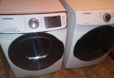 Like New Samsung Front Load Door on Door Washer and Dryer Electric Set