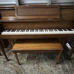 YAMAHA M212 UPRIGHT PIANO! FREE DELIVERY & TUNING! + WARRANTY!