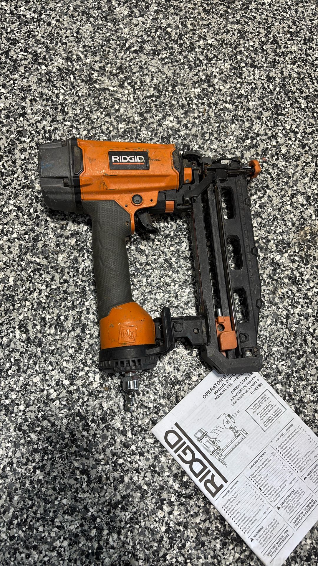 Rigid 18g Finish Stapler 1 1/2” 