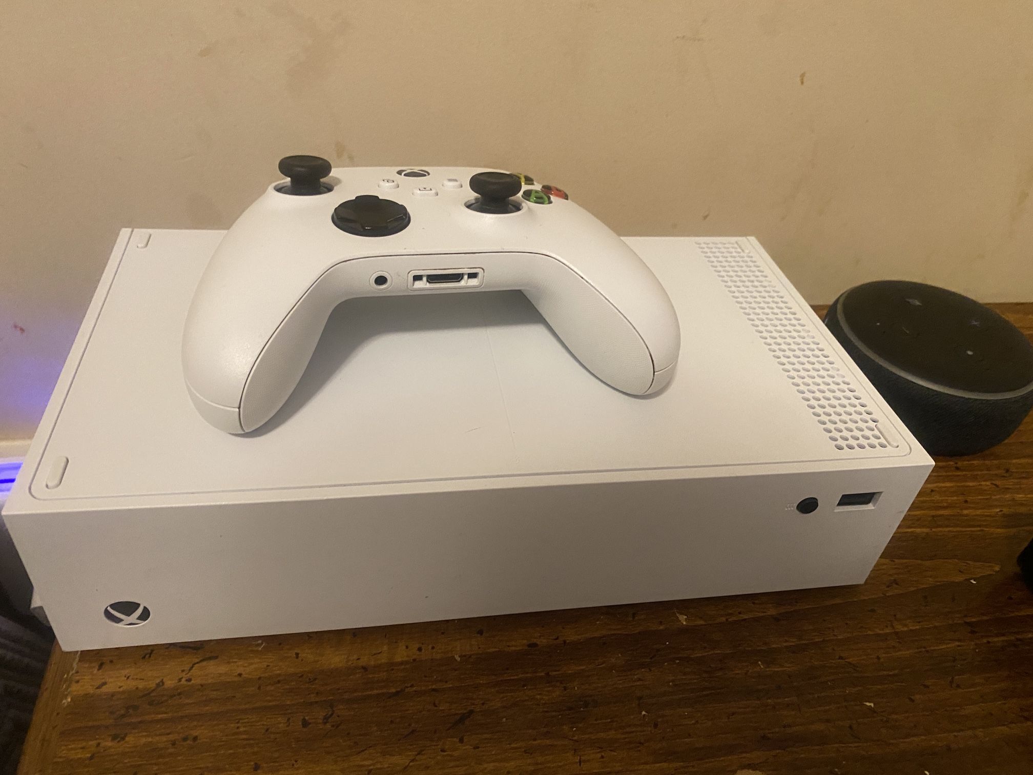 XBOX Series S 512 GB + Cords + Controller