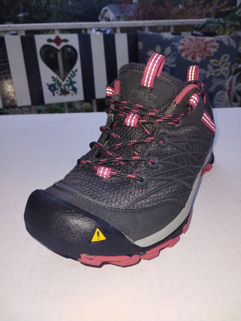 (Size 8.5) Women's, Great Shape, KEEN Marshall Waterproof Hiking Backpacking Shoes Gray/Pink