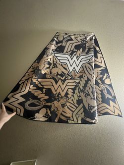 Wonder Woman Cape - Universal Studios