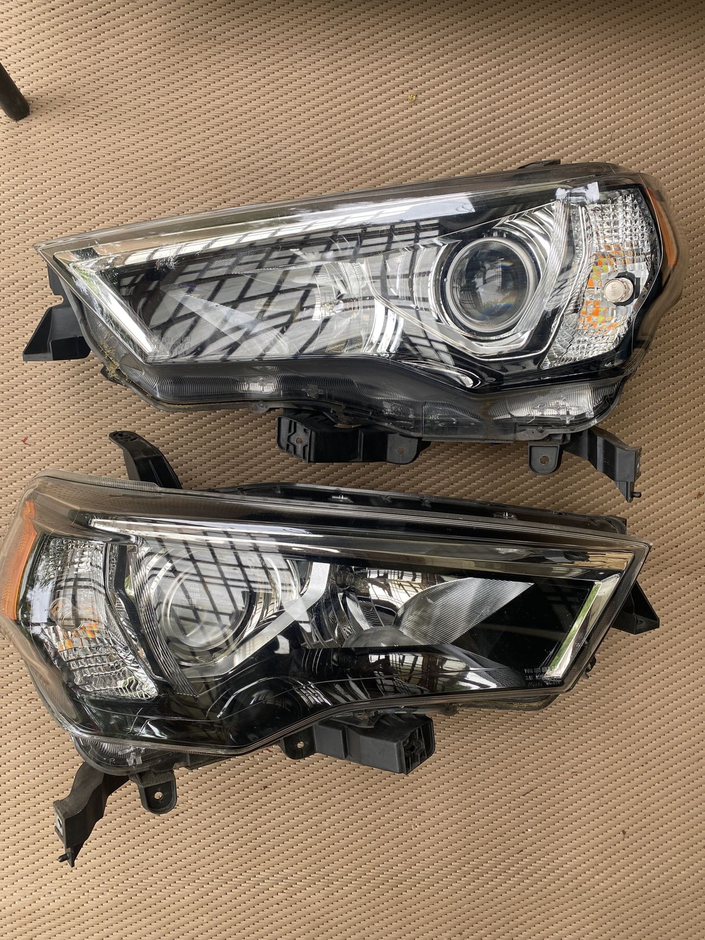 2014+ Toyota 4Runner Headlights W/ Aftermarket Low Beam And Blinker