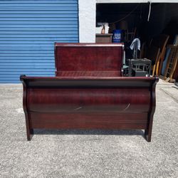 Queen Size Cherry Sleigh Bed