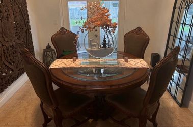 Round Wood Dining Table with 4 Chairs